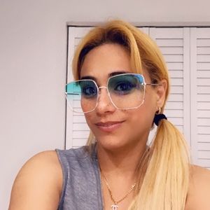 Meet your Posher, Lorayne